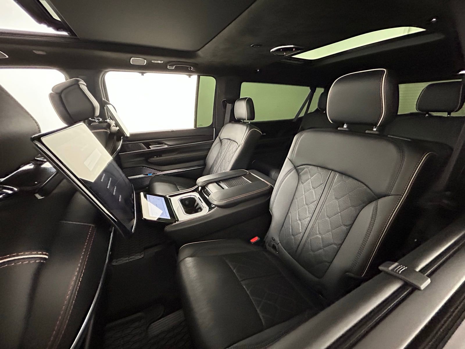 Used 2024 Jeep Grand Wagoneer L Series III w/ Rear Seat Video Group 1 image 31