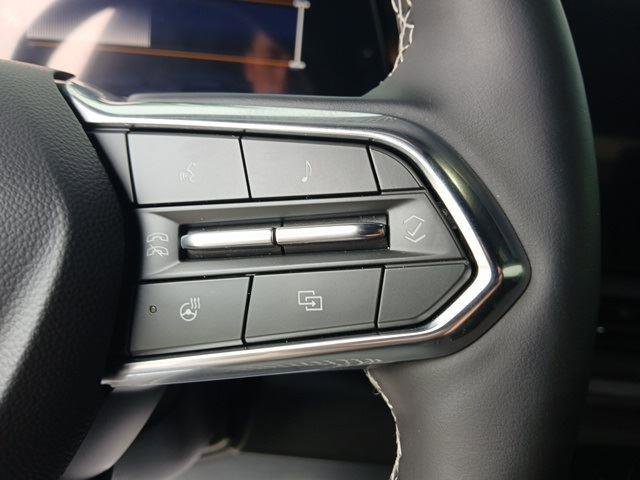 New 2025 Chevrolet Silverado EV LT AWD/4WD image 17