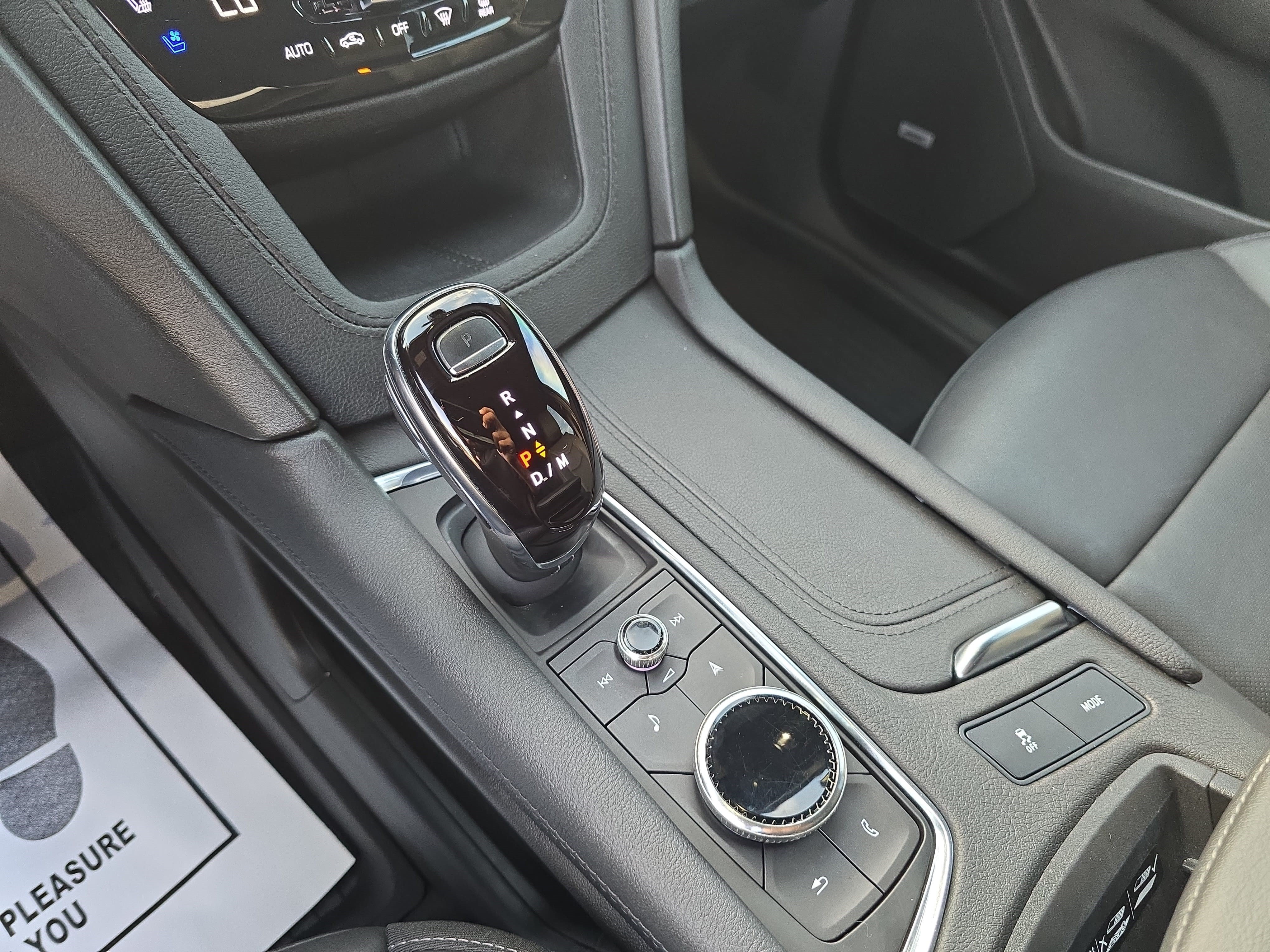 Used 2023 Cadillac XT6 Premium Luxury w/ Technology Package FWD image 25