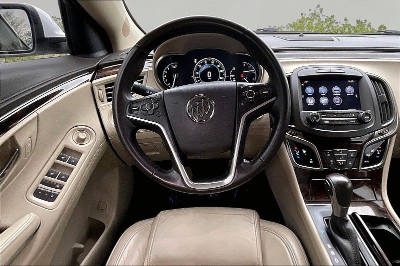 Used 2016 Buick LaCrosse Leather FWD image 8