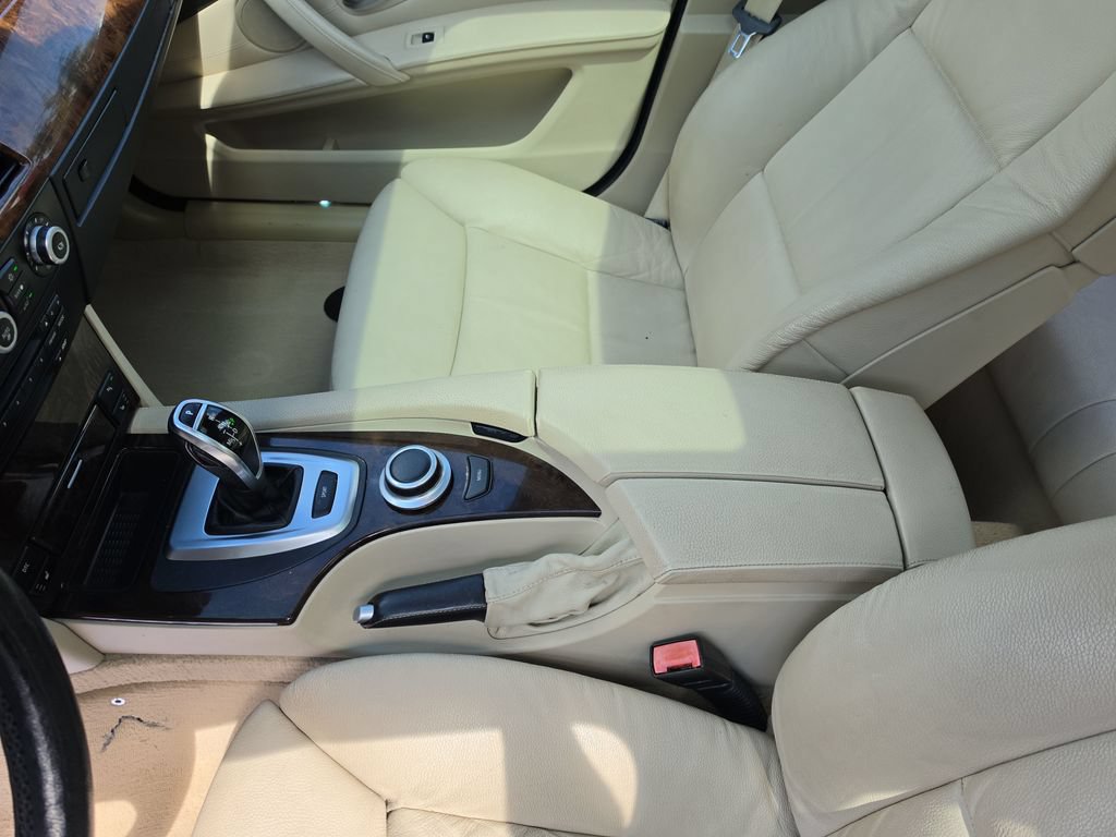 Used 2008 BMW 550i Sedan RWD image 25