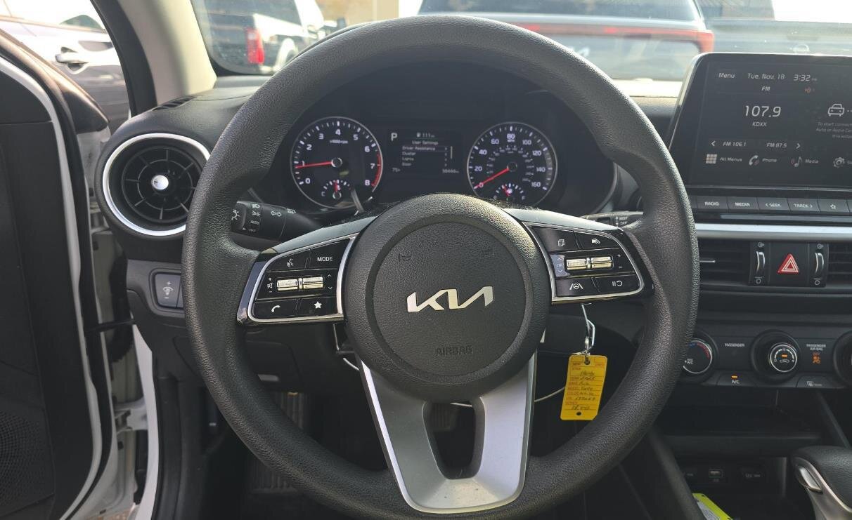 Used 2023 Kia Forte LXS image 4