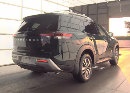 Used 2025 Nissan Pathfinder SL FWD image 6
