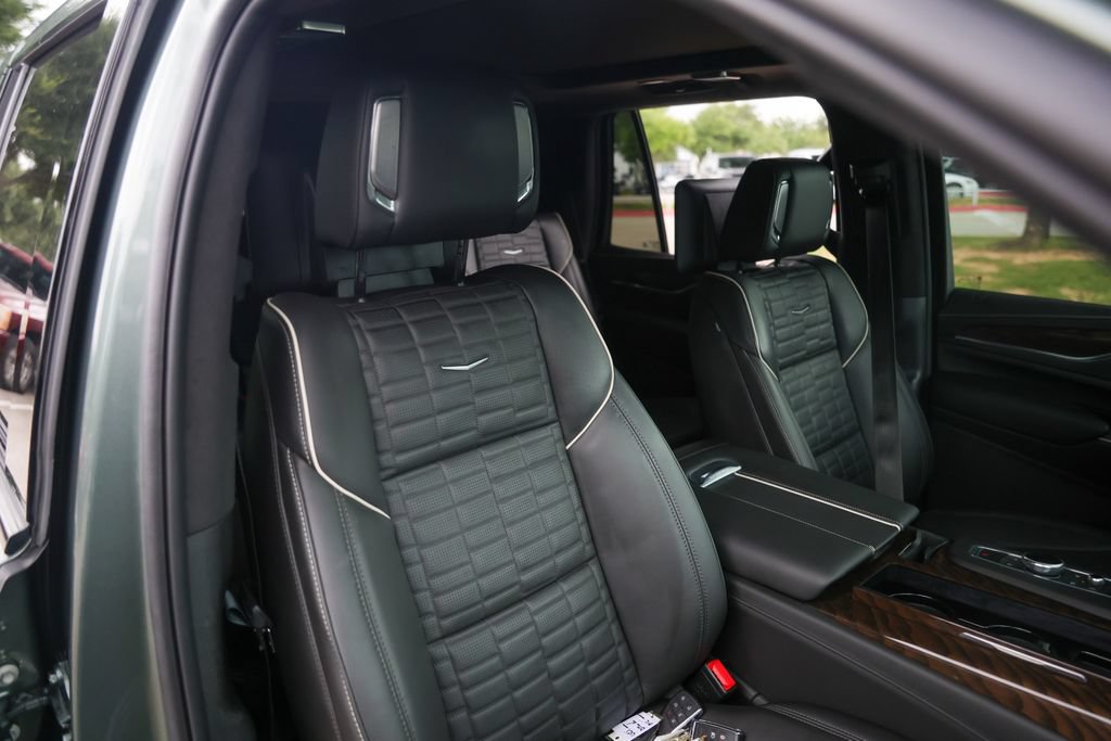 Used 2024 Cadillac Escalade Sport Platinum w/ LPO, ONYX Package AWD/4WD image 33