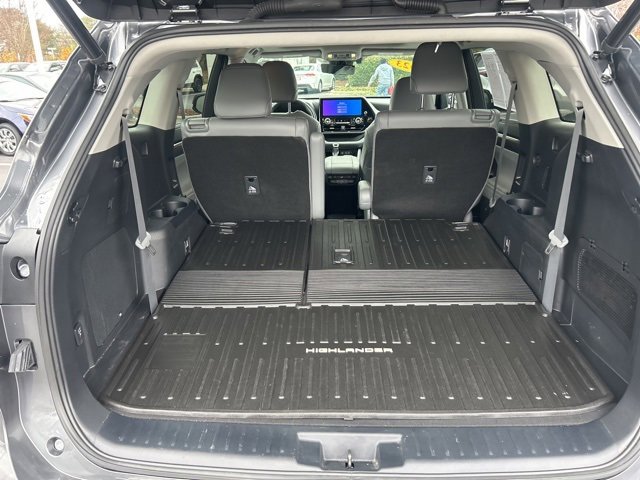 Used 2023 Toyota Highlander Platinum image 8