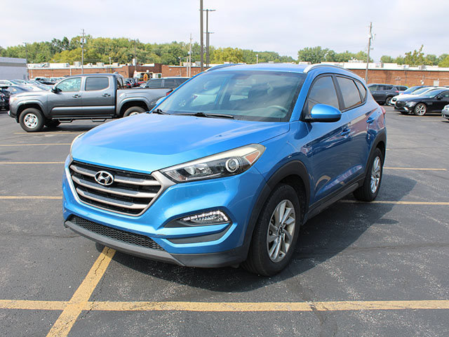 Used 2016 Hyundai Tucson SE w/ Option Group 02 FWD image 2