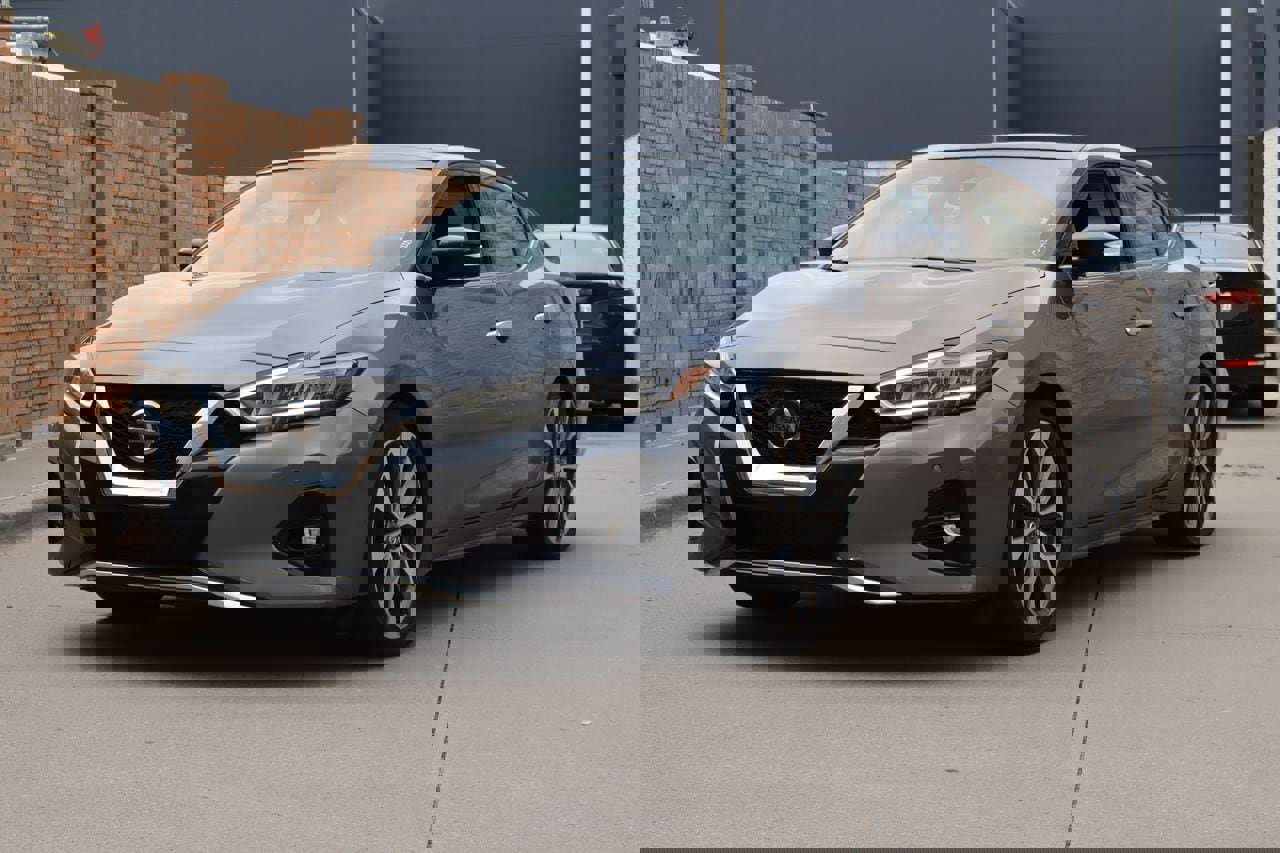 Used 2022 Nissan Maxima Platinum w/ Sport Mat Group FWD image 2