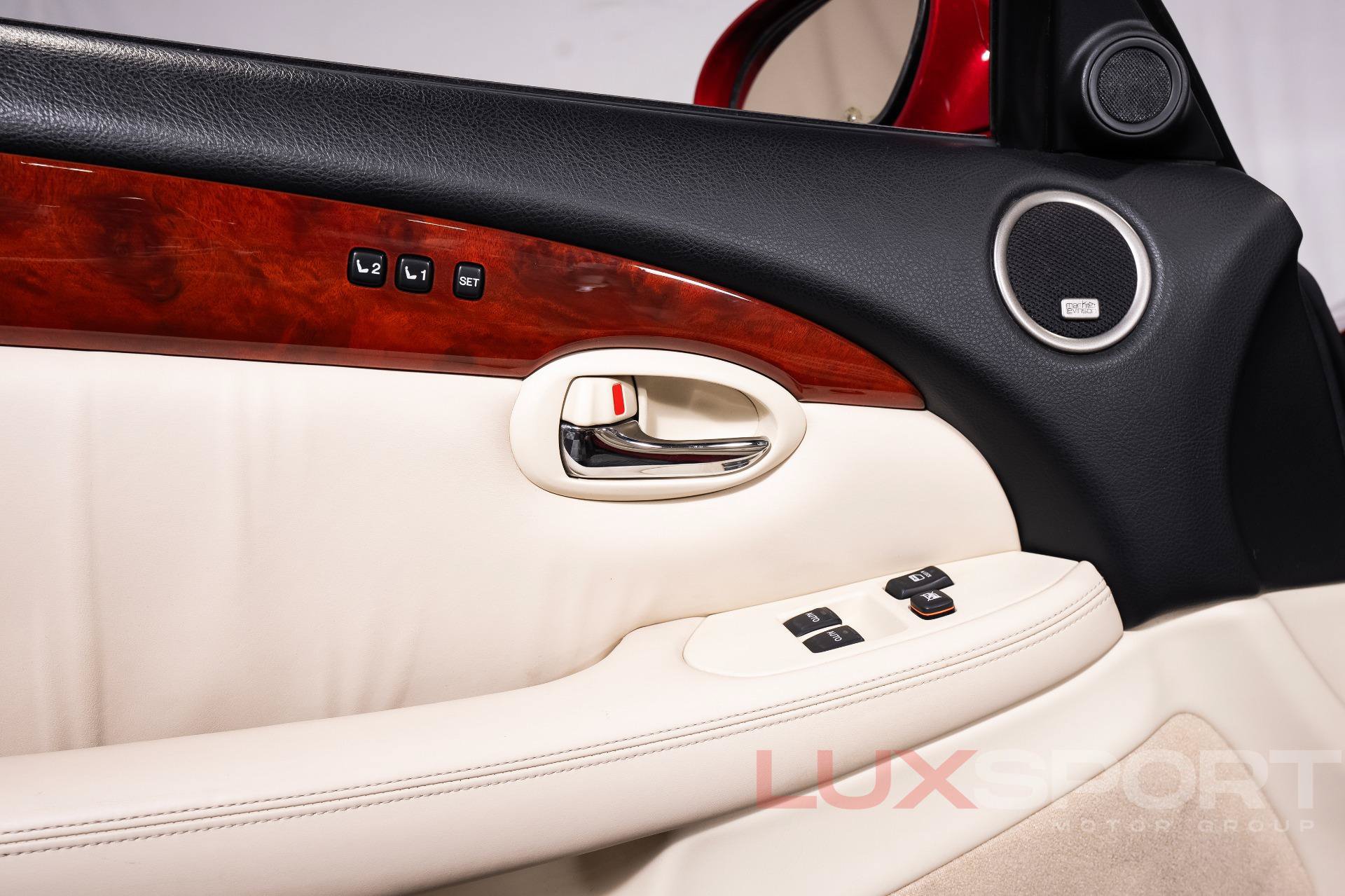 Used 2008 Lexus SC 430 Convertible RWD image 19