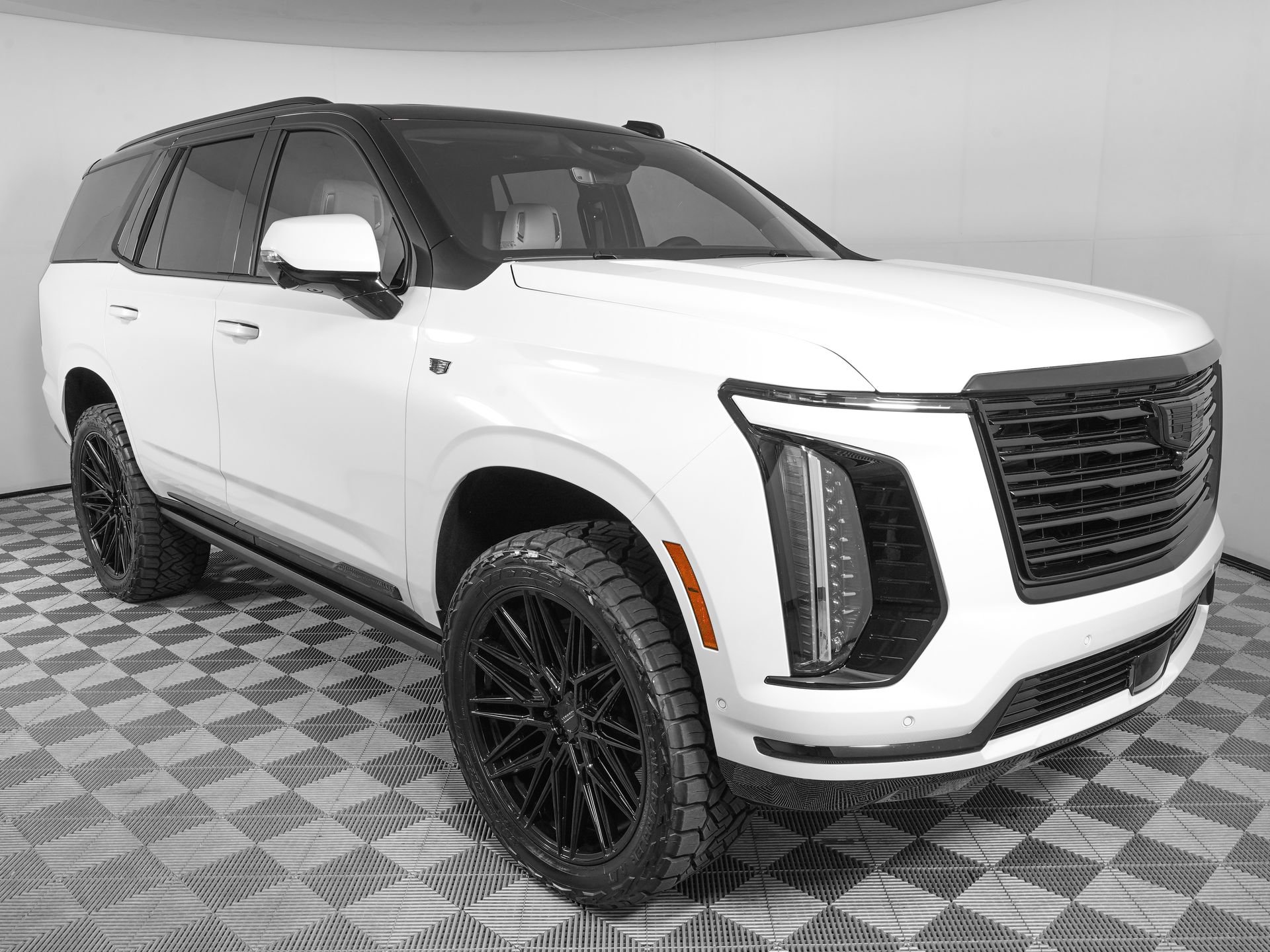 Used 2026 Cadillac Escalade Platinum Luxury w/ LPO, Floor Liner Package AWD/4WD image 3