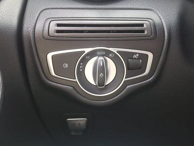 Used 2022 Mercedes-Benz GLC 300 4MATIC image 30