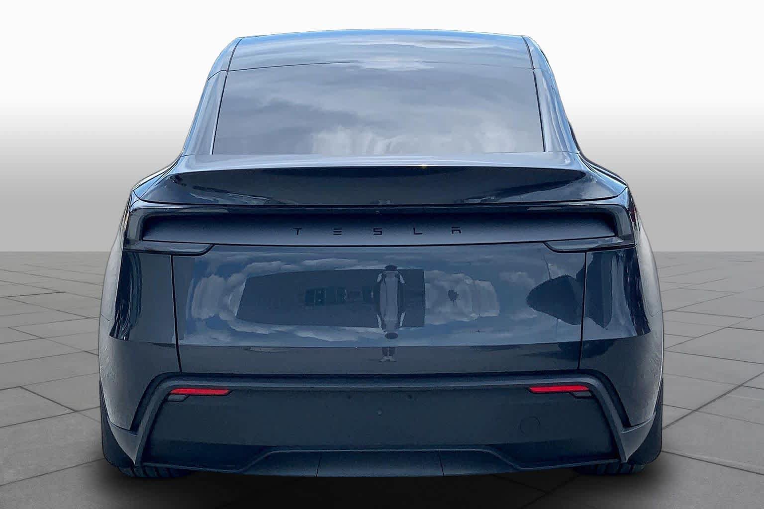 Used 2026 Tesla Model Y 2WD image 4