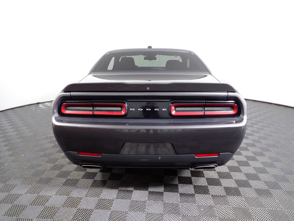 Used 2019 Dodge Challenger SXT RWD image 11