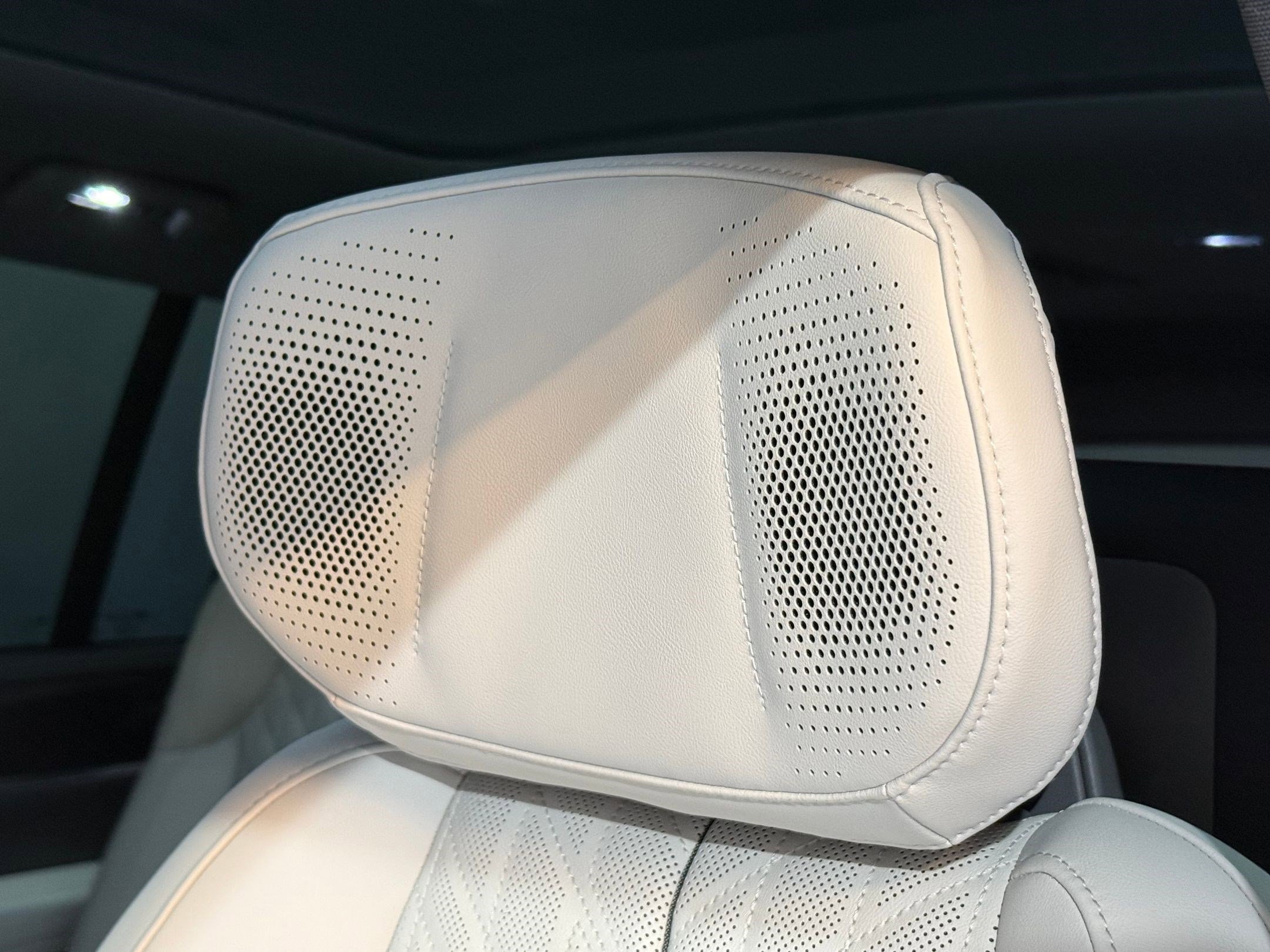 New 2025 Cadillac Escalade IQ Luxury 1 w/ Smart Trailering package image 28