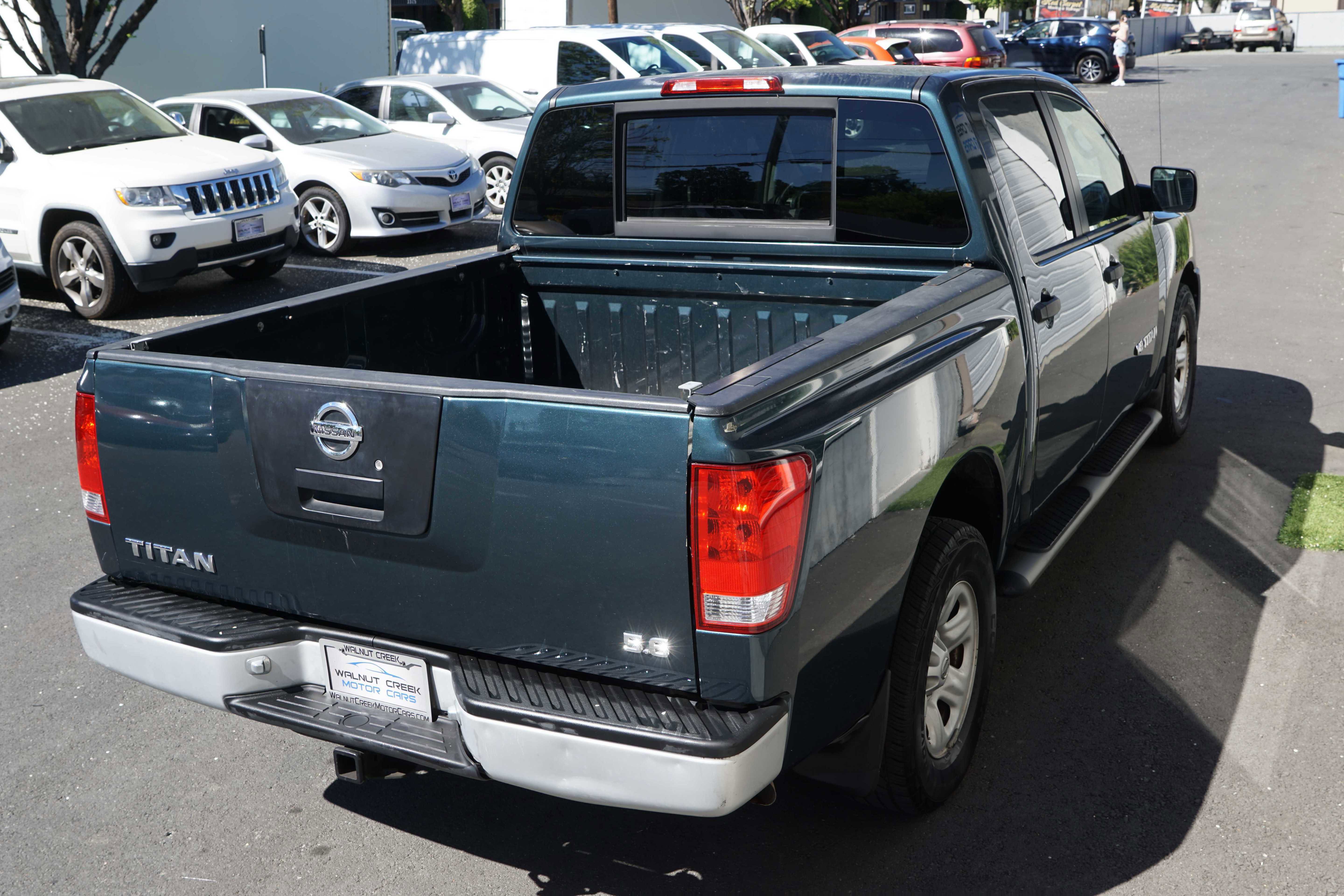 Used 2005 Nissan Titan XE image 12