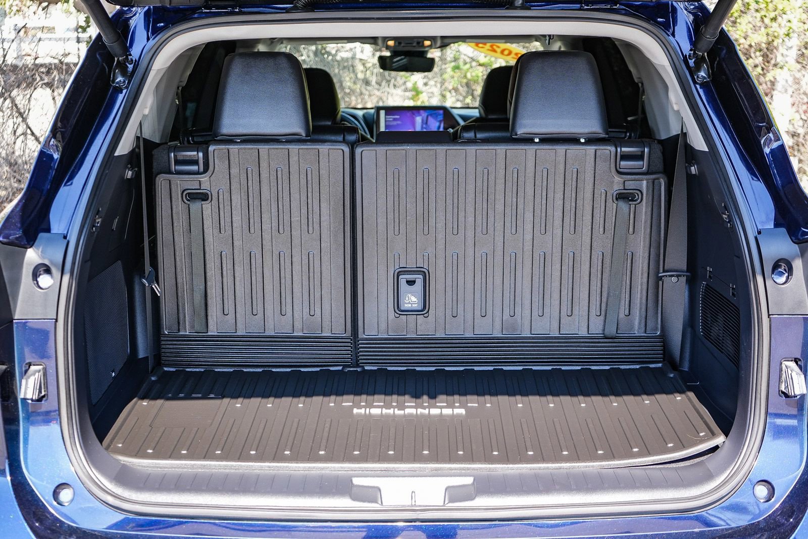 Certified 2025 Toyota Highlander Limited image 28