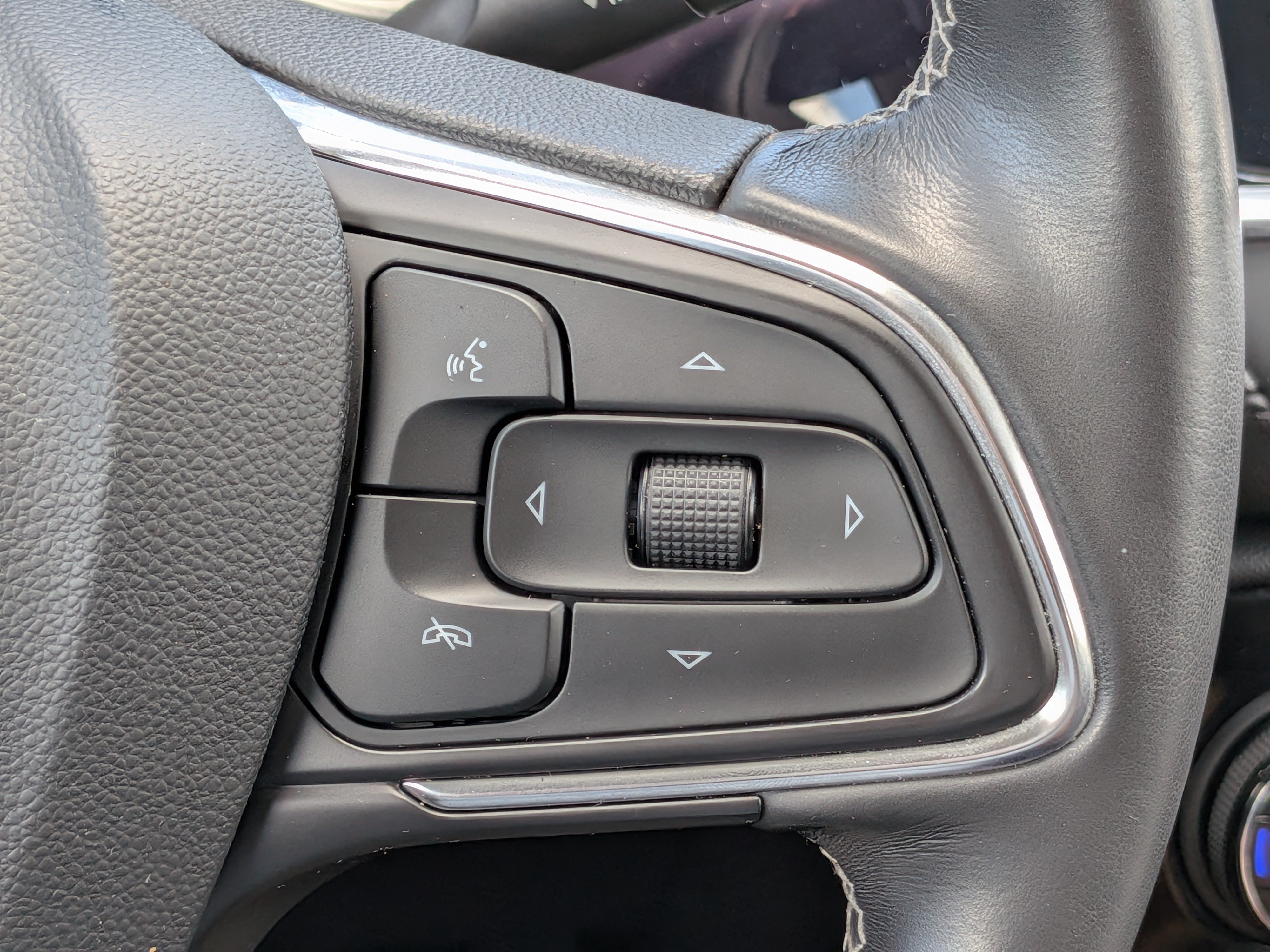 Certified 2021 Buick Encore GX Select FWD image 25