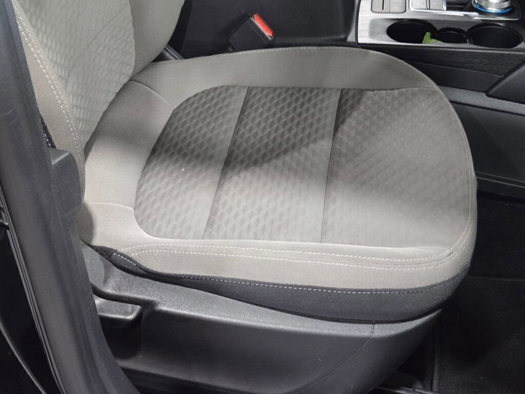 Used 2022 Ford Escape SE w/ Cold Weather Package image 7