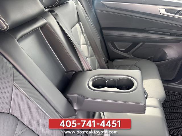 Used 2024 Volkswagen Atlas Cross Sport SE AWD/4WD image 16