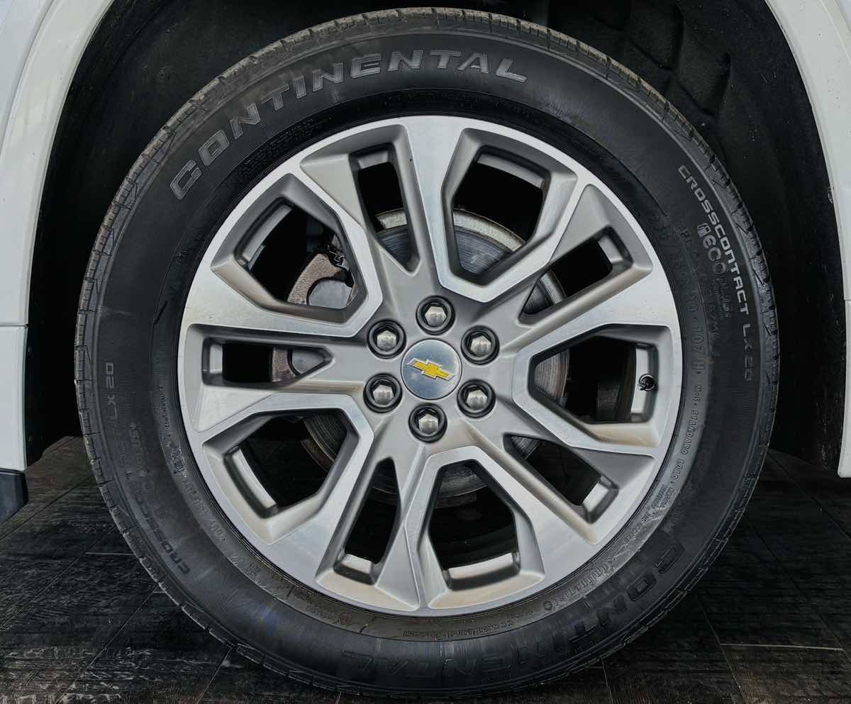 Used 2020 Chevrolet Traverse Premier FWD image 35
