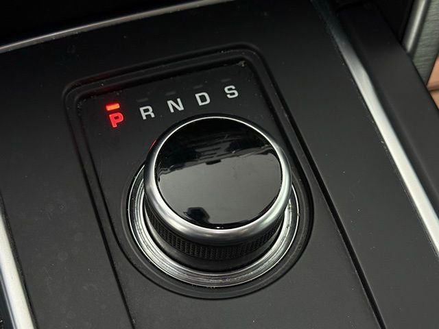 Used 2018 Land Rover Discovery Sport SE image 35