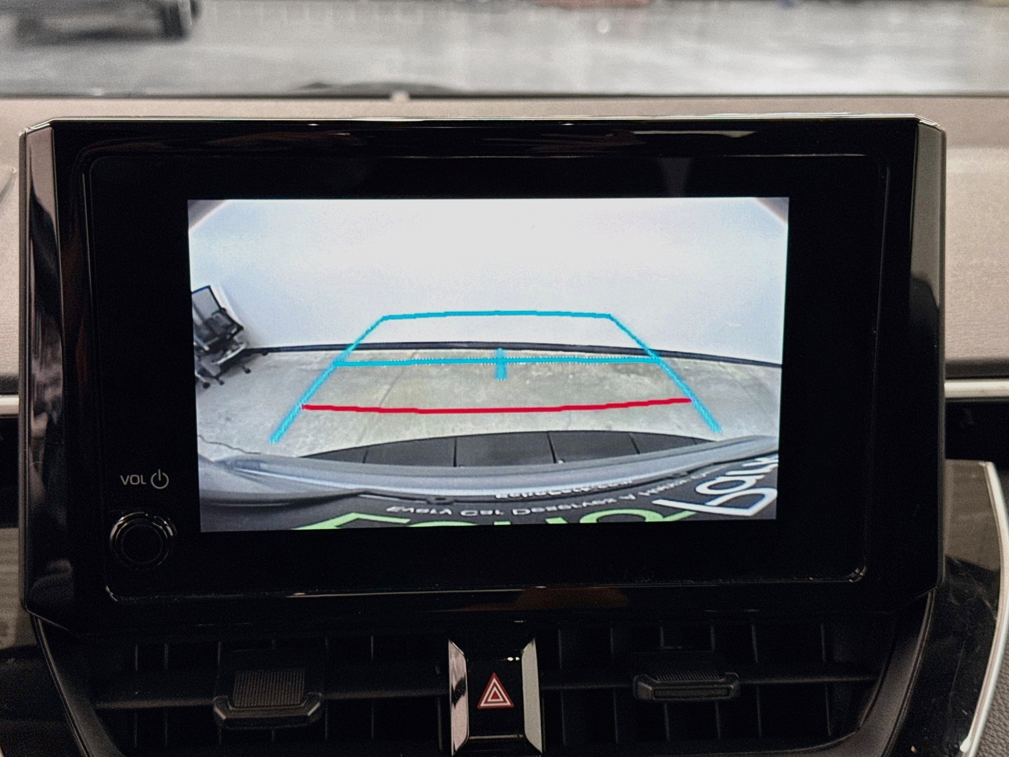 Used 2025 Toyota Corolla LE FWD image 22