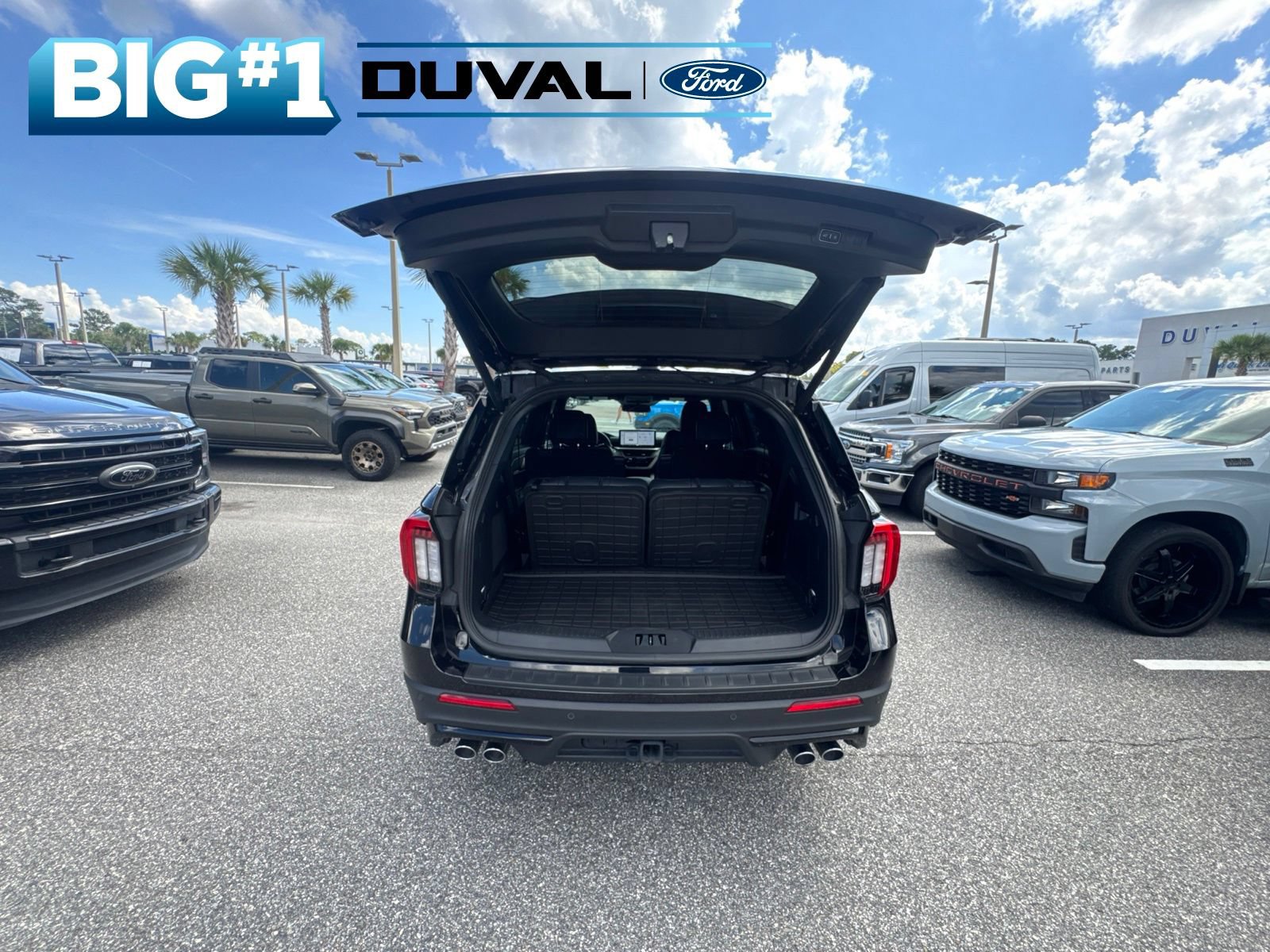Used 2025 Ford Explorer ST w/ Sun And Sound Package RWD image 7