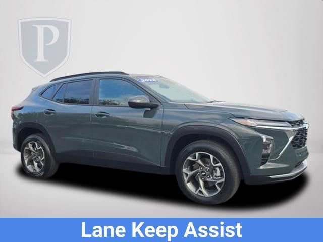 Certified 2025 Chevrolet Trax LT image 2