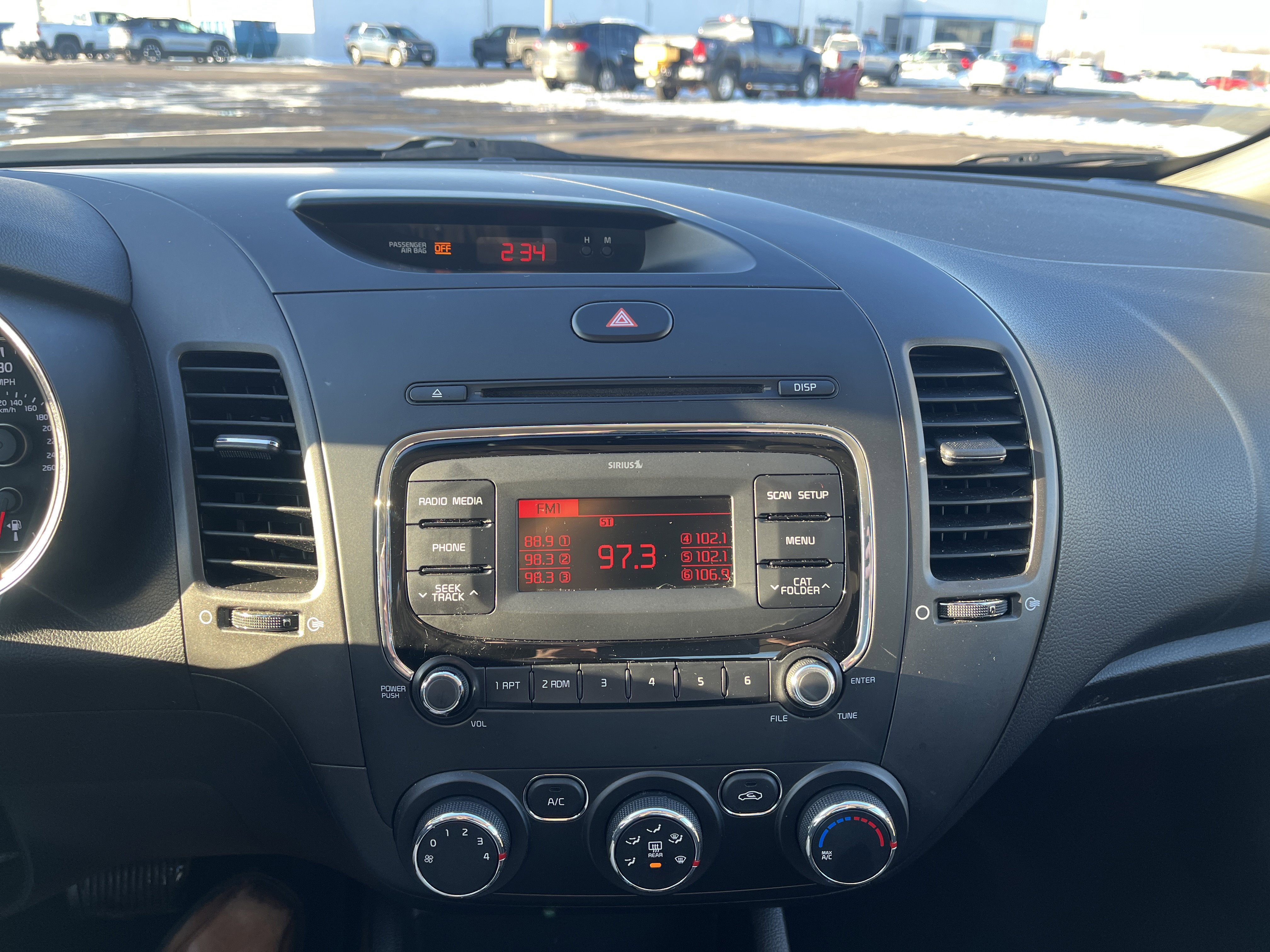 Used 2017 Kia Forte LX image 19