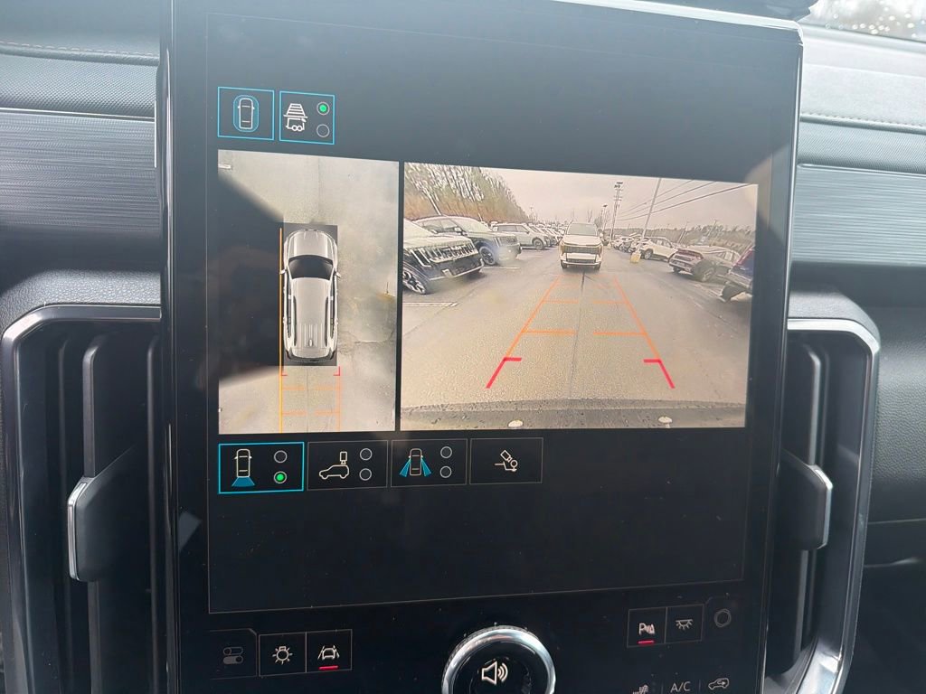 Used 2024 GMC Acadia AT4 image 19