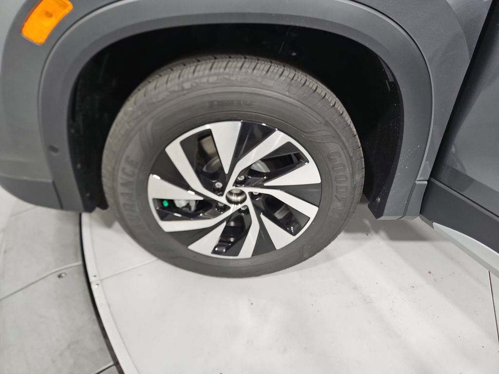 New 2026 Volkswagen Tiguan S image 25