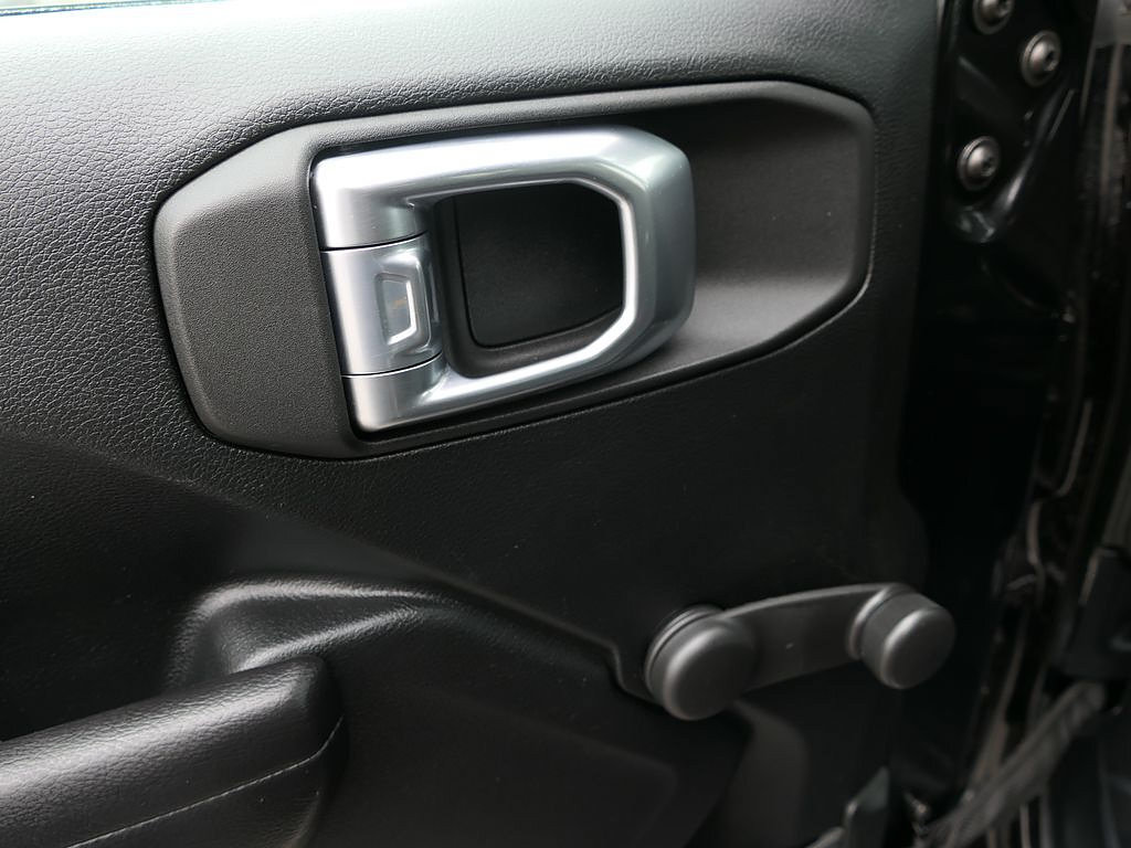 Used 2021 Jeep Wrangler Unlimited Sport AWD/4WD image 13