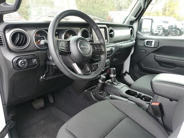 New 2023 Jeep Gladiator Sport AWD/4WD image 15