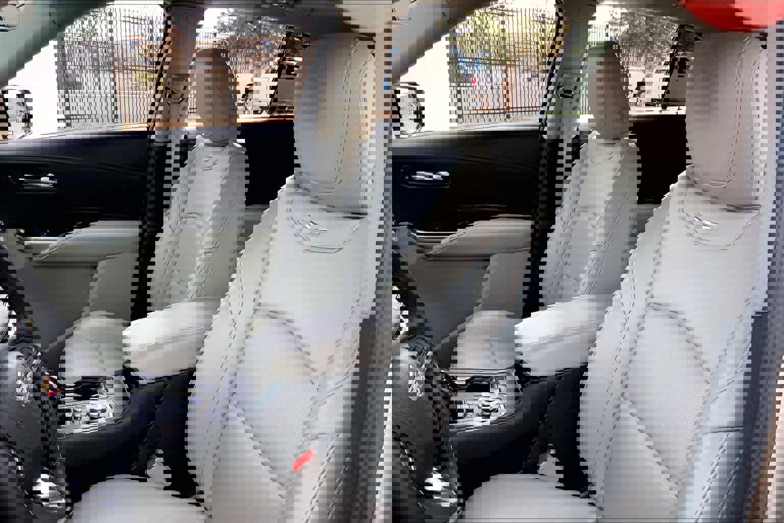 Used 2023 Cadillac XT4 Premium Luxury w/ Technology Package image 9