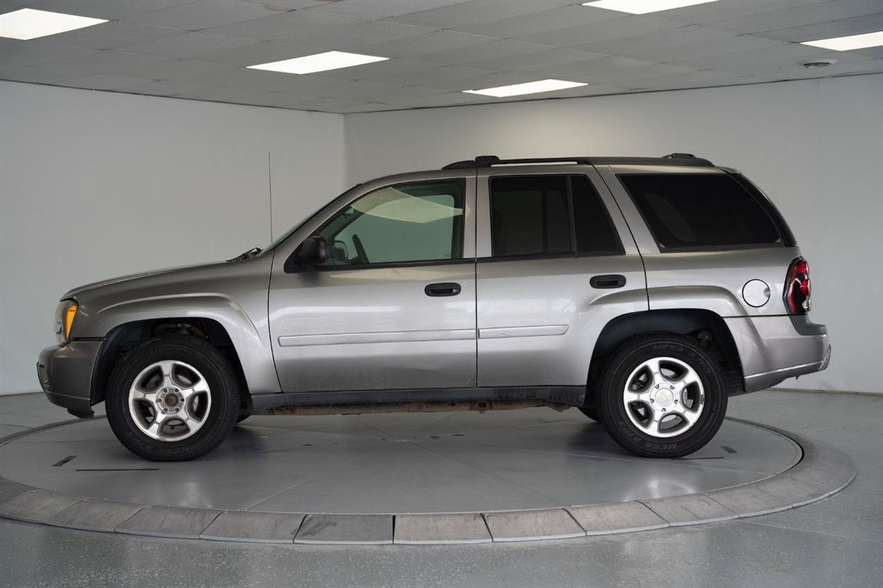 Used 2007 Chevrolet TrailBlazer LS w/ LS Preferred Equipment Group AWD/4WD image 4