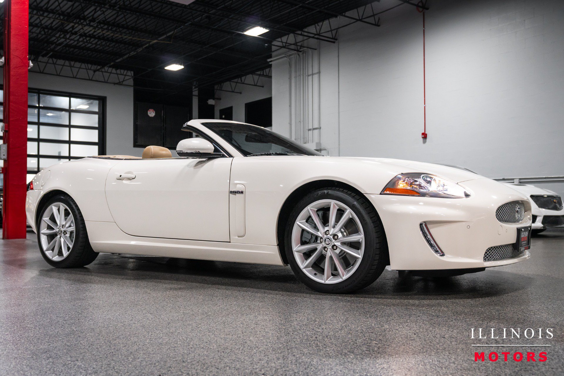 Used 2010 Jaguar XKR R RWD image 7