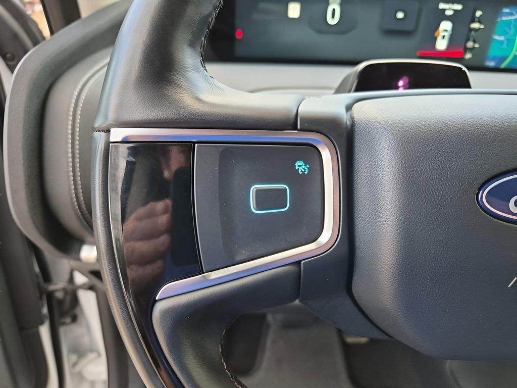 Used 2025 Ford Expedition Platinum image 33