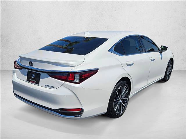 Used 2024 Lexus ES 300h w/ Premium Package FWD image 5