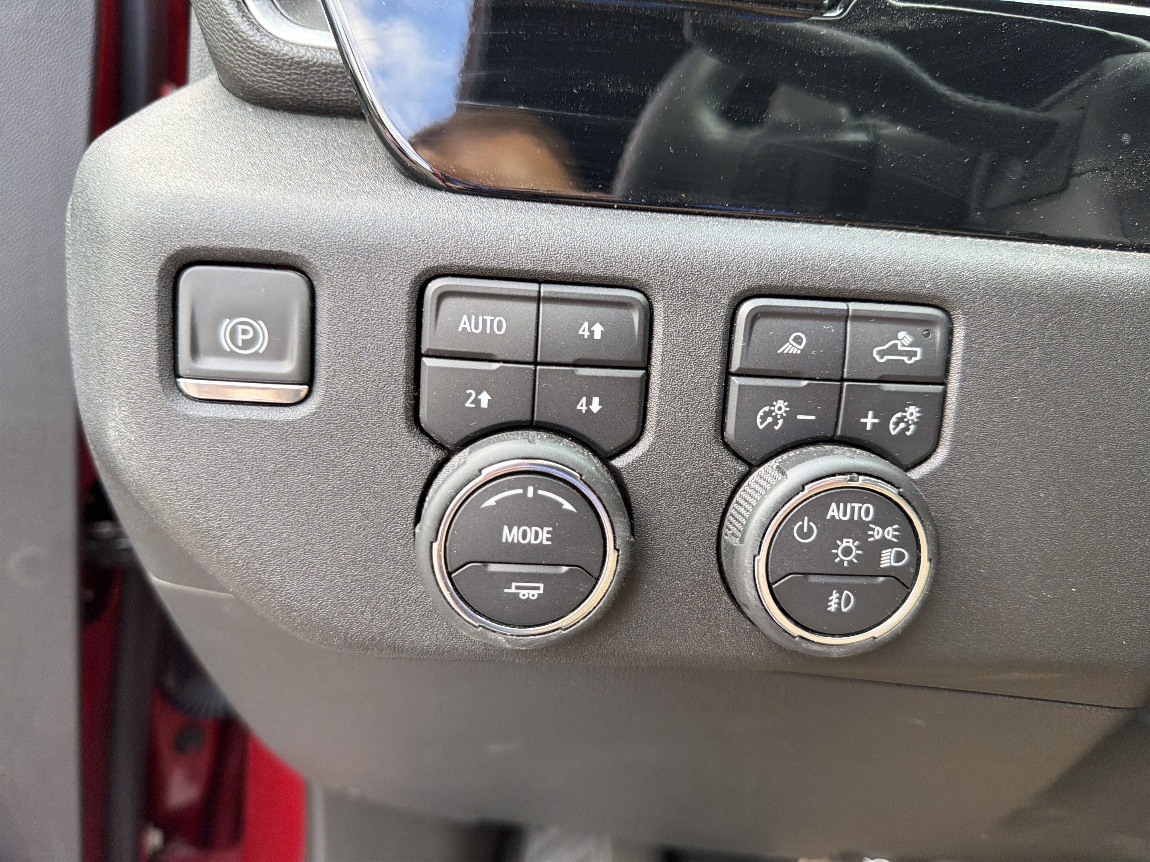 Used 2024 Chevrolet Silverado 1500 High Country AWD/4WD image 30