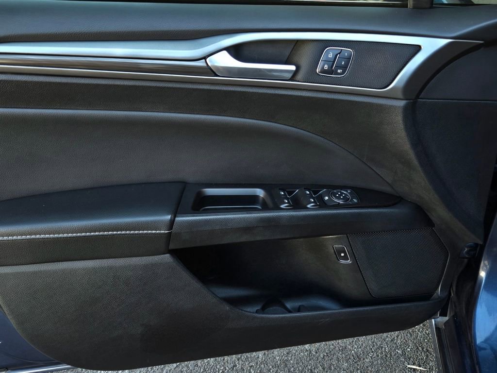 Used 2018 Ford Fusion Energi SE image 11