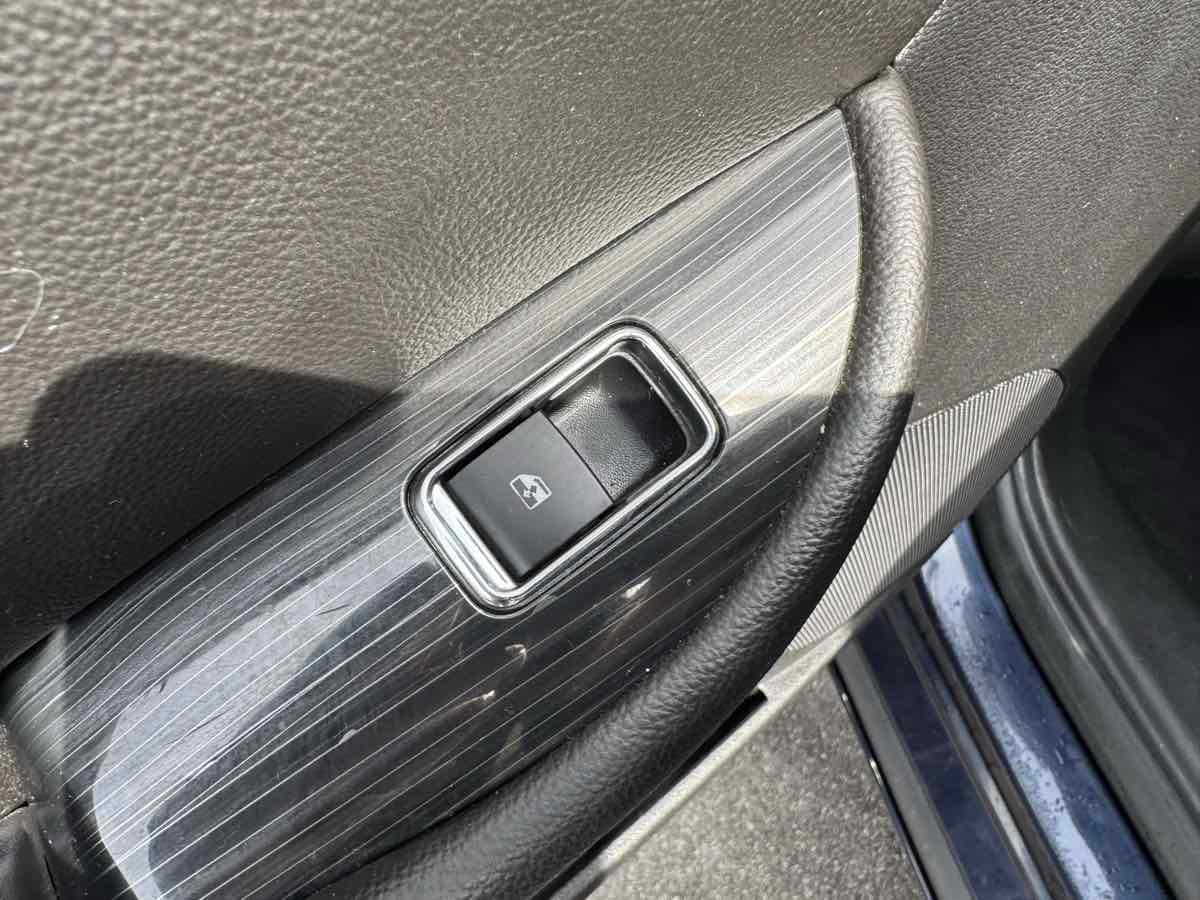 Used 2017 Chevrolet Impala Premier w/ Enhanced Convenience Package image 45