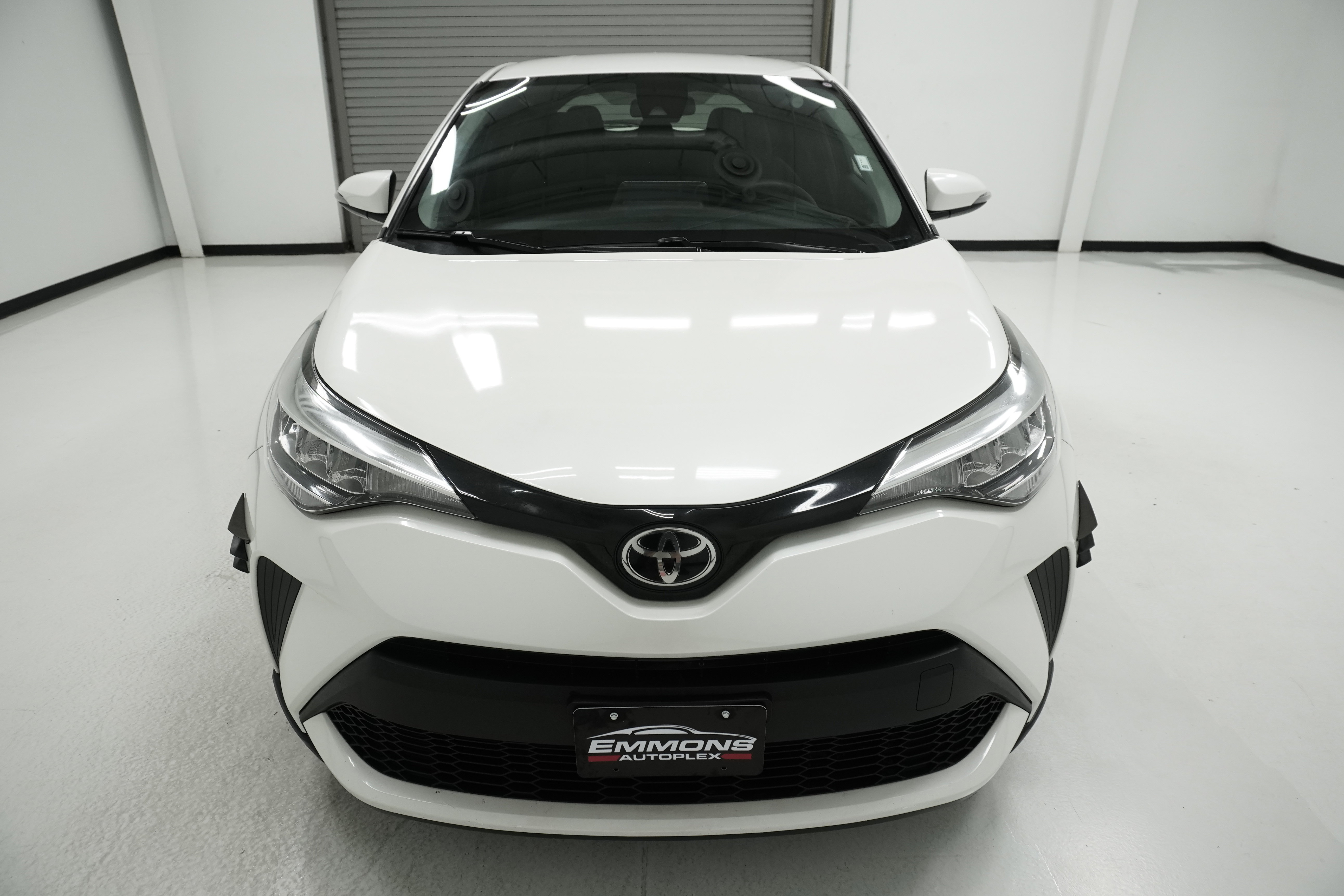 Used 2020 Toyota C-HR LE FWD image 2