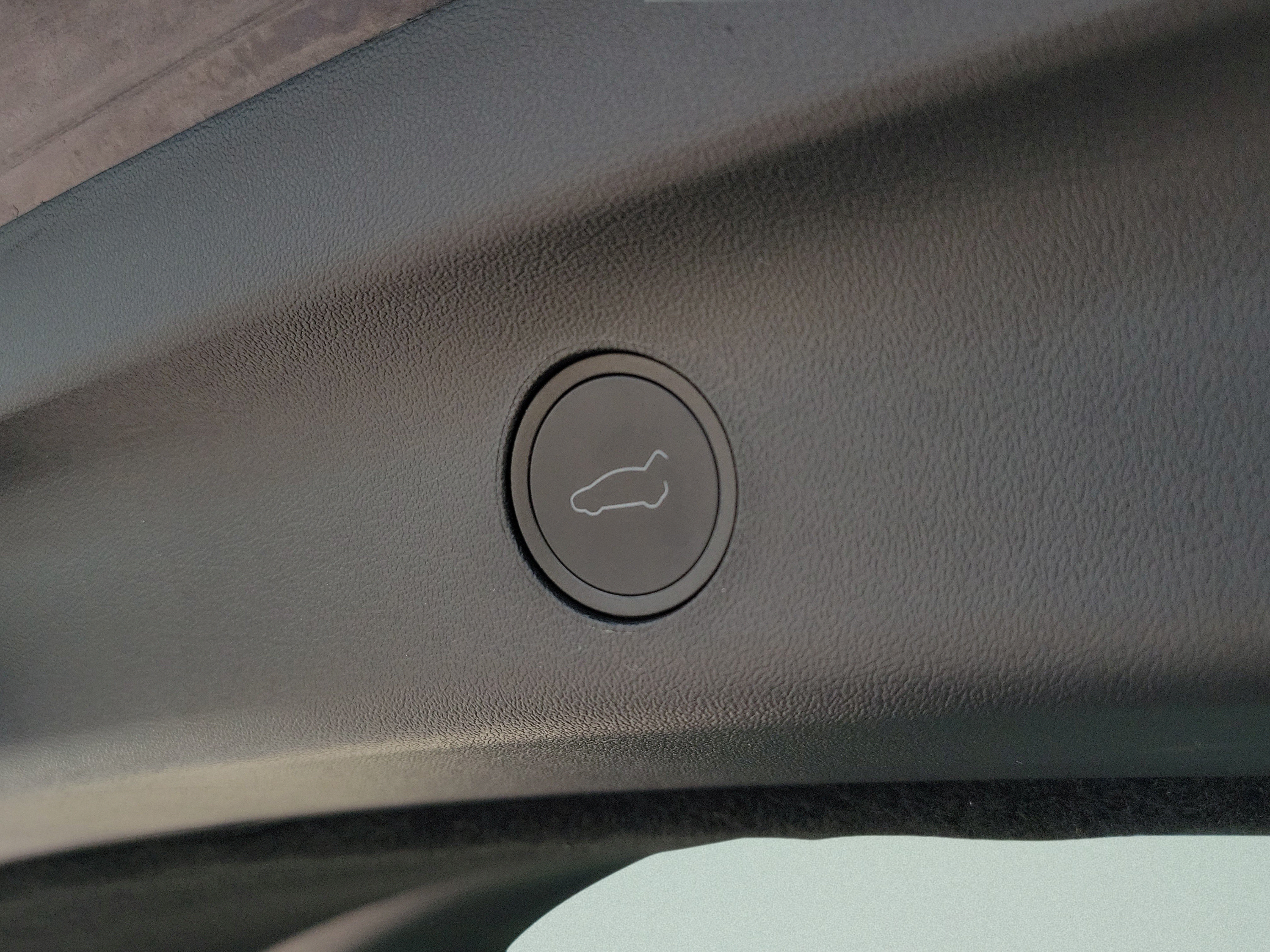 Used 2024 Tesla Model Y Long Range RWD image 10