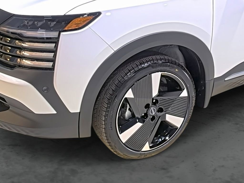 New 2026 Nissan Kicks SR w/ Illumination Package AWD/4WD image 8