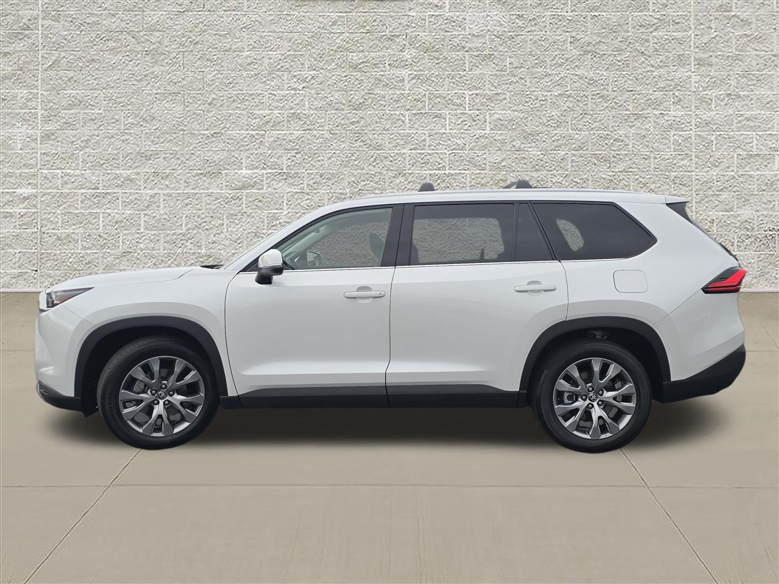 Used 2024 Toyota Grand Highlander AWD Hybrid image 4