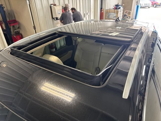 Used 2021 Cadillac XT5 Premium Luxury FWD image 2