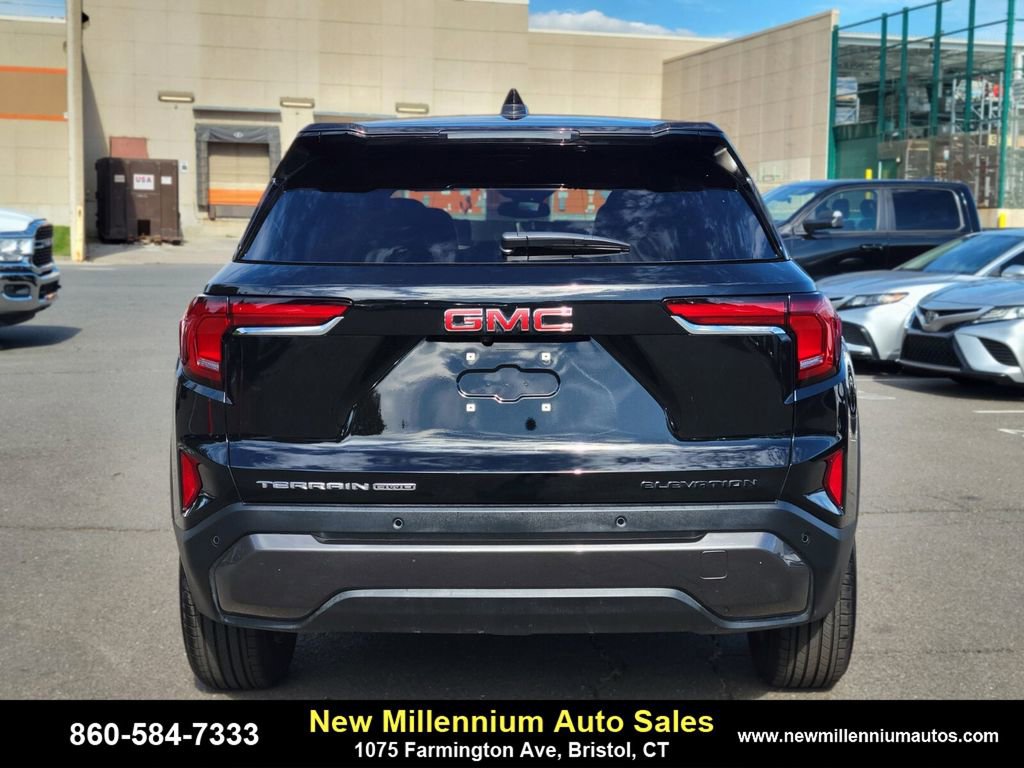 Used 2025 GMC Terrain Elevation image 4