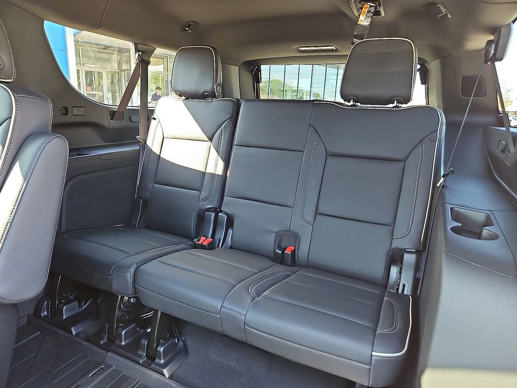 New 2025 Chevrolet Suburban Premier image 8