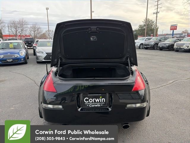 Used 2005 Nissan 350Z Touring image 29
