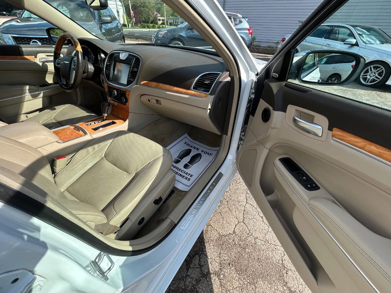 Used 2013 Chrysler 300 C AWD/4WD image 9