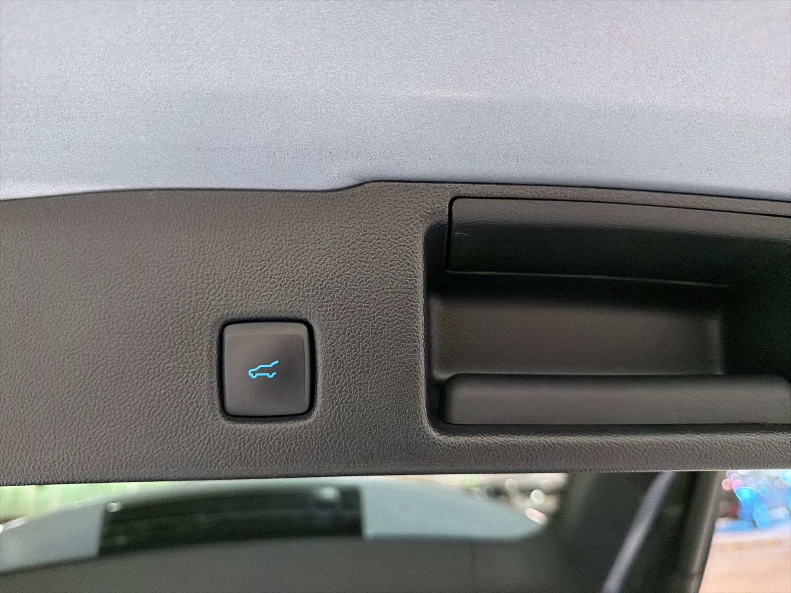 Used 2022 Ford Escape Titanium image 13